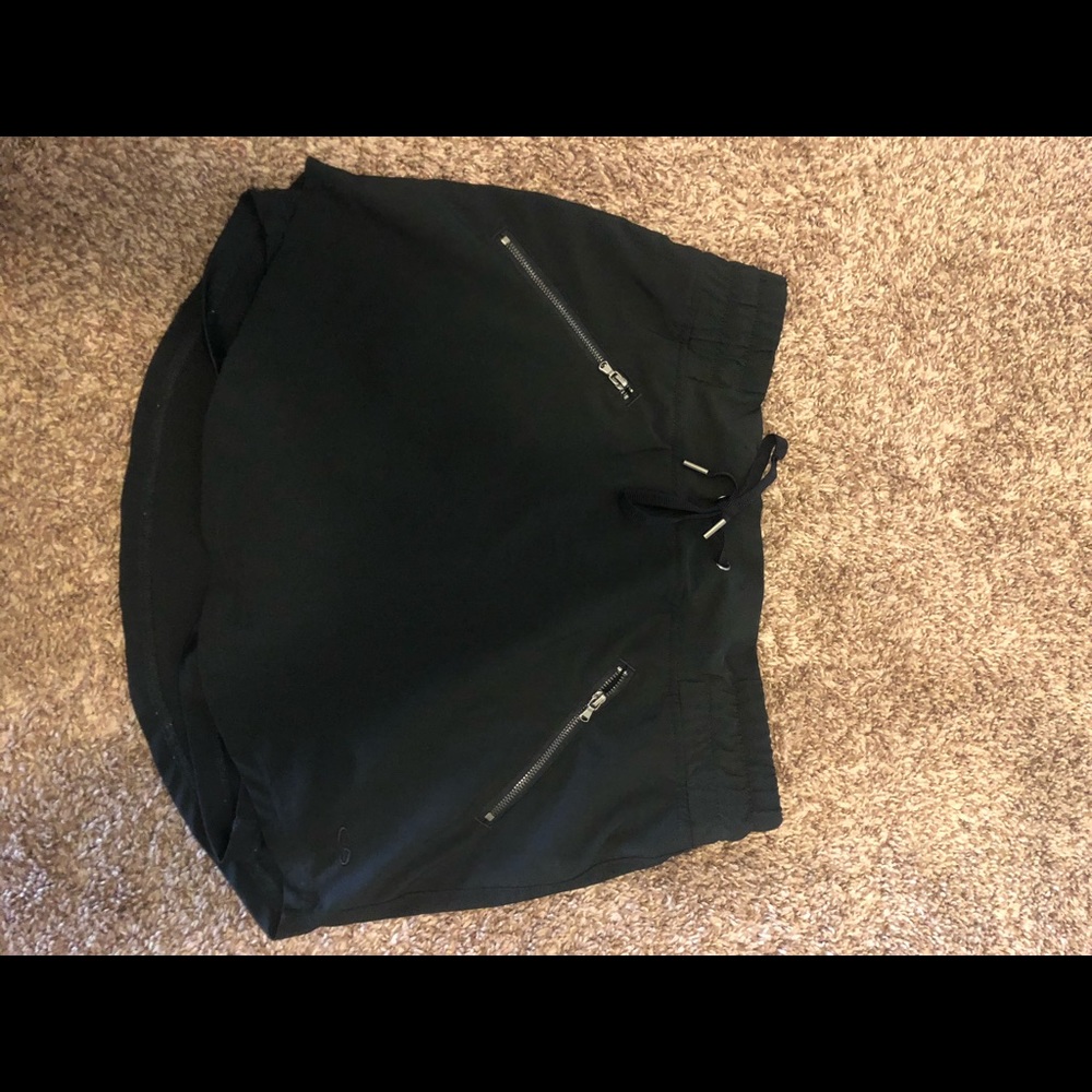 Women’s activewear skort